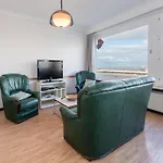 Apartment In With Sea Views *