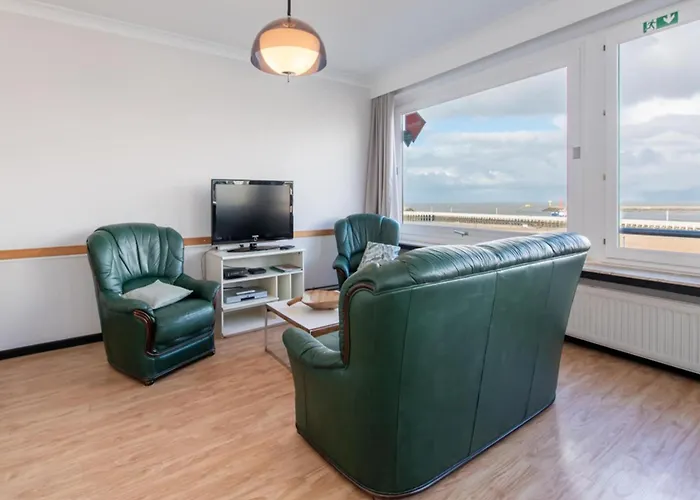 Apartment In With Sea Views *